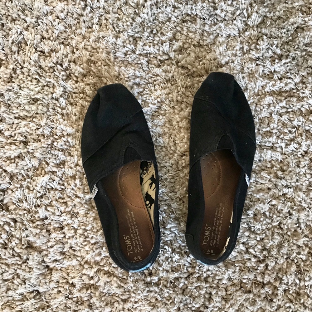 Toms Black Canvas Women’s Classics